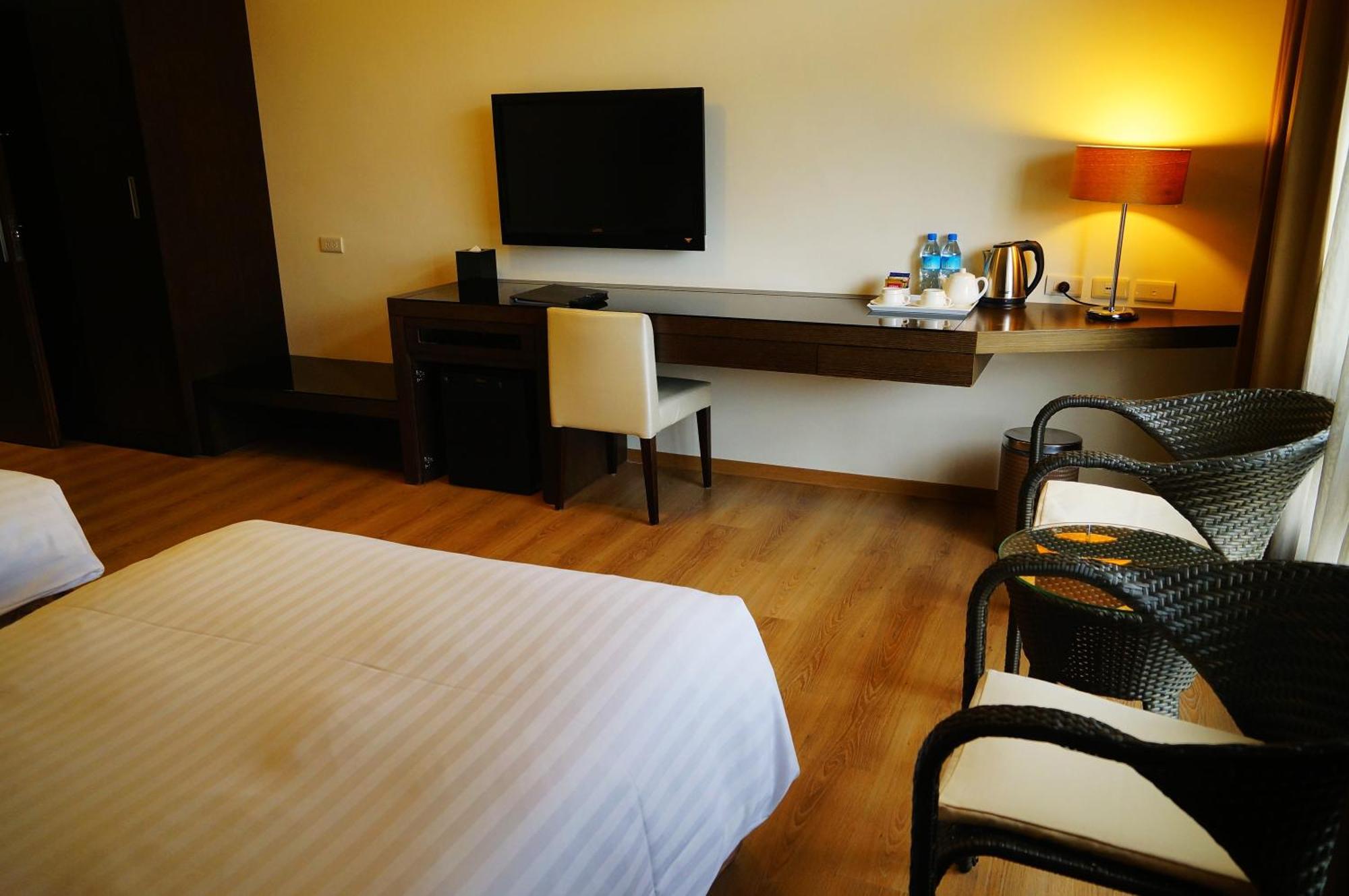Lealea Garden Hotels - Moon Lake Yuchi Exterior photo